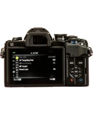 OLYMPUS E-M10 MARKIV + 14-150MM NEGRA