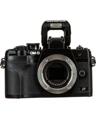 OLYMPUS E-M10 MARKIV + 14-150MM NEGRA