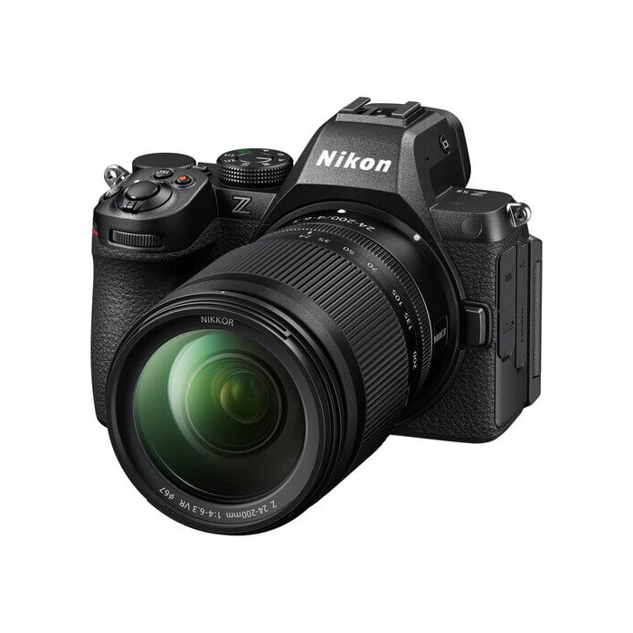 NIKON Z5 II + 24-200mm f4-6.3mm NIKON Z5 II + 24-200mm f4-6.3mm