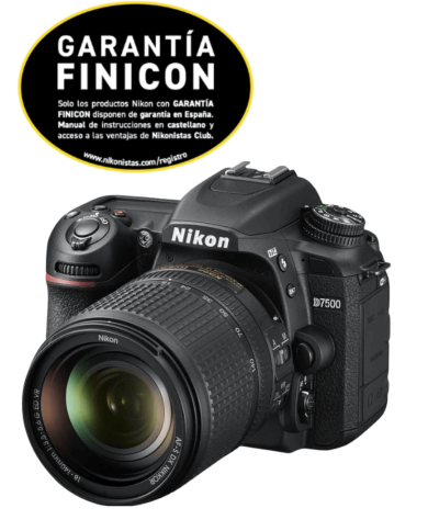 NIKON D7500 + 18-140mm G VR