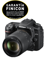 NIKON D7500 + 18-140mm G VR