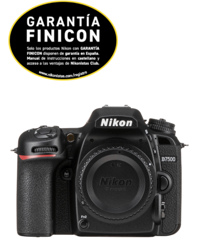 NIKON D7500