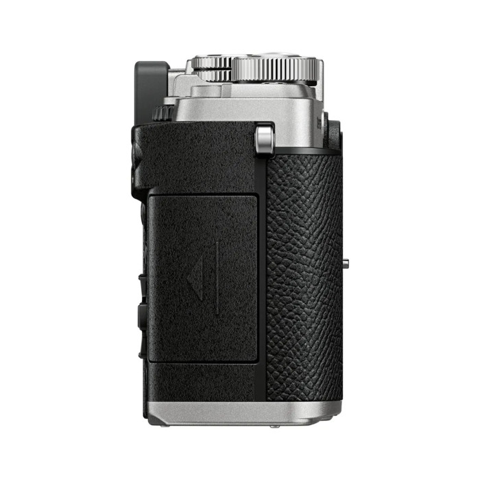 Perfil lateral de la cámara mirrorless OM SYSTEM PEN en plata, diseño clásico tipo telémetro