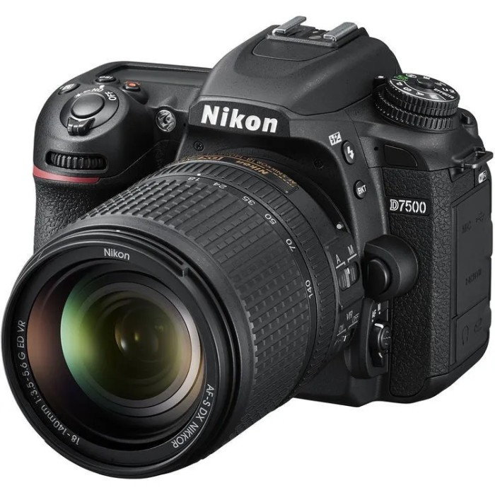 NIKON D7500 + 18-140 G VR NIKON D7500 + 18-140 G VR